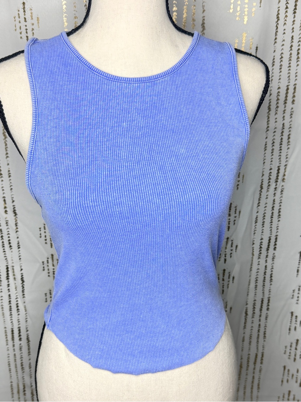 American Eagle high neck daily fave tank. Size M. Lot of 4. Never worn.